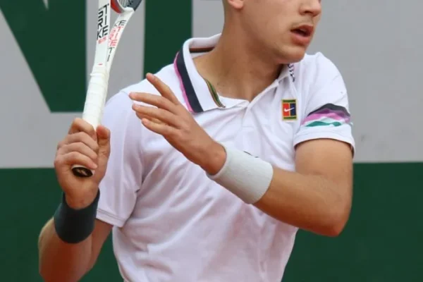 Medjedovic Favored Over Borges in Barcelona Clay Clash